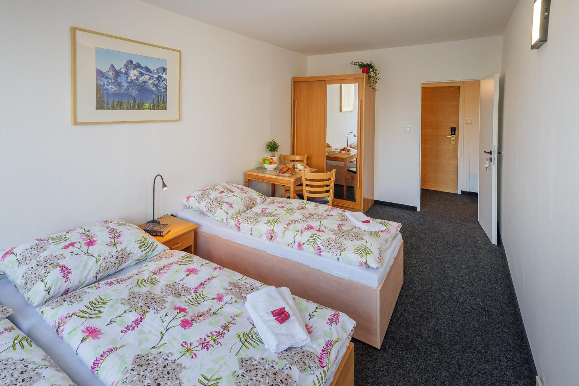 Cooliving Hostel Prague Exterior photo
